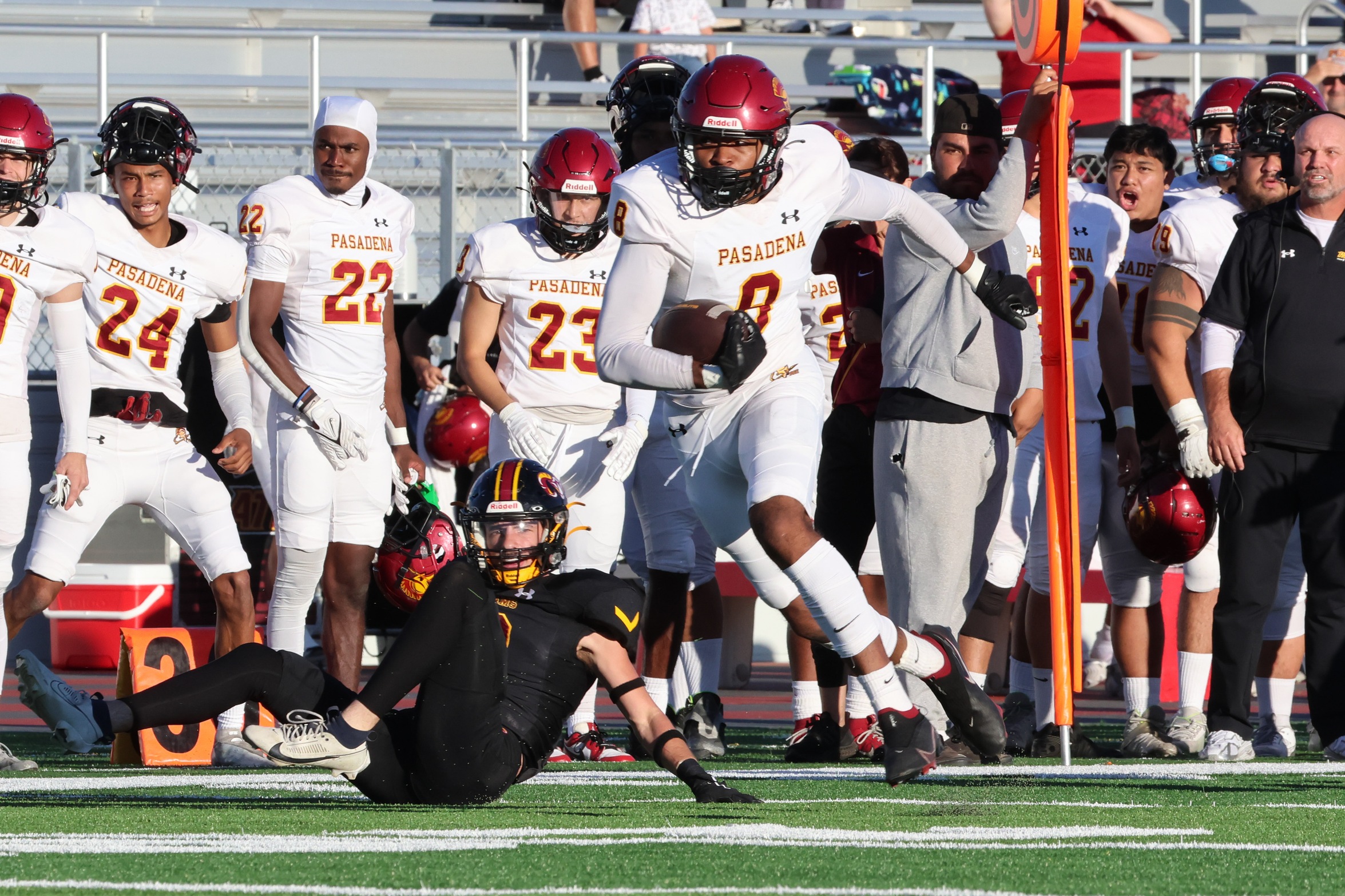 Josh Barron on his way to a TD catch in PCC's win at Victor Valley (photo and gallery by Richard Quinton).