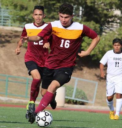 Men's Soccer Moves To 2-0-1 In Early Matches