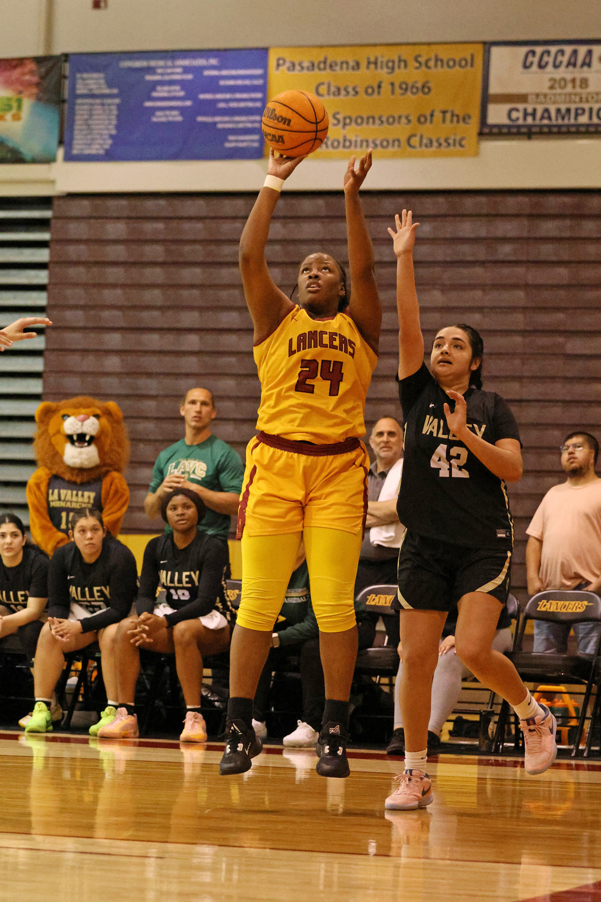 Crystal Smith made two key 3-pointers in the playoff win (photo by Richard Quinton).