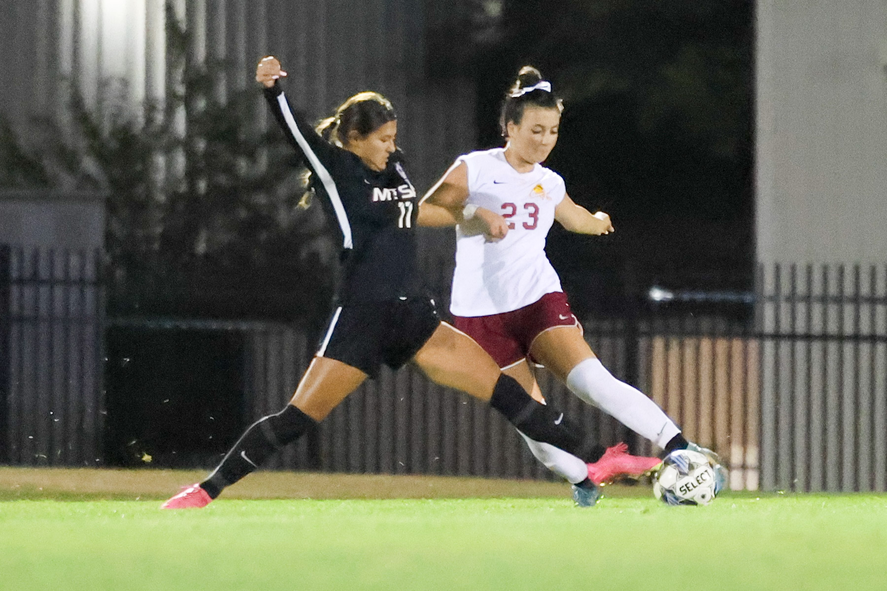 Angie Grigoryan in action at Mt. SAC in team's game on Nov. 7 in Walnut (photo by Richard Quinton).