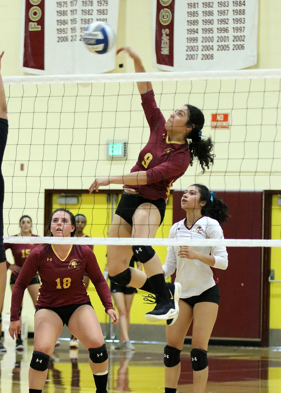 PCC's Leslie Rivera made the most of her first playing week in college by being named CCCWVCA State Athlete of the Week, photo by Richard Quinton.