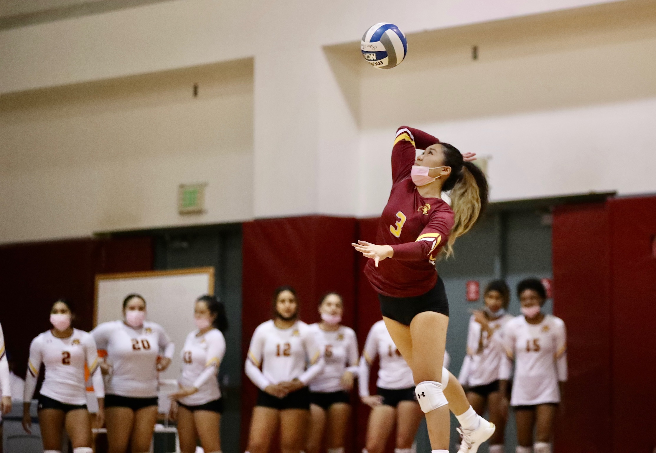 Kei'ana Pascua makes a jump serve during last night's win over El Camino (photo by Michael Watkins).